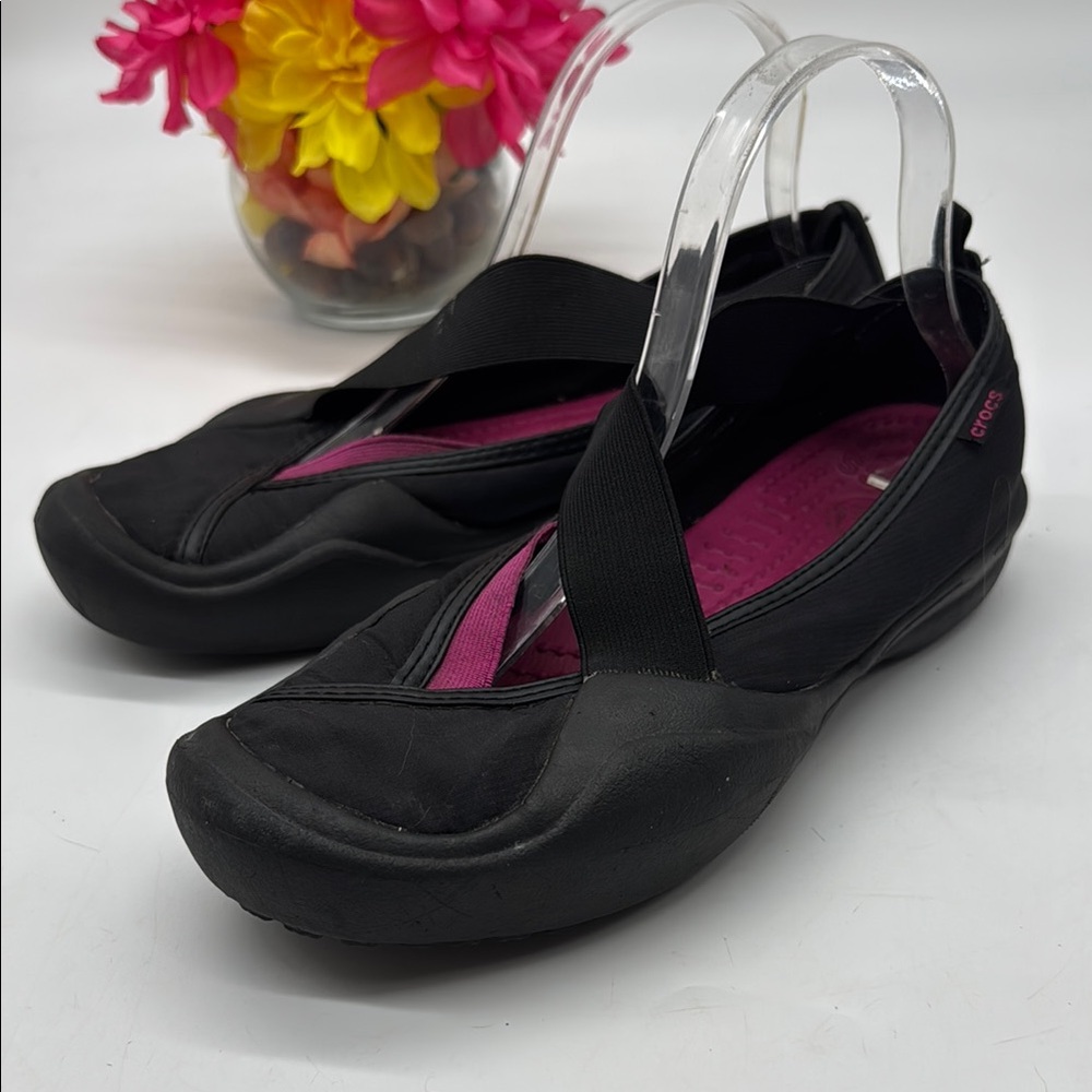 CROCS Black and Pink Mary Jane Flats with Cushioned Soles Size 10 CR7702C